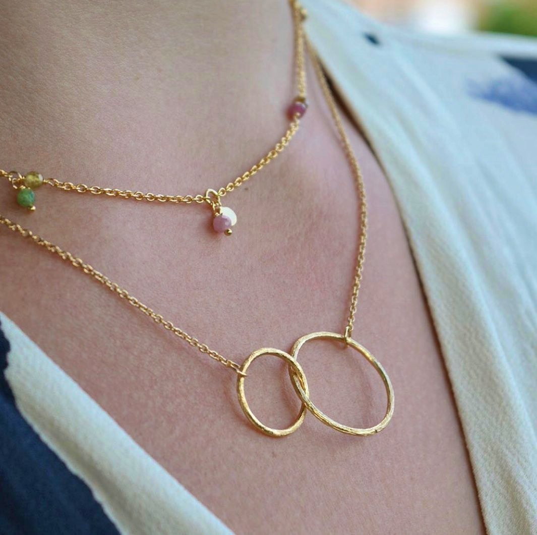Double plain necklace z Pernille Corydon v Pozlacené stříbro sterling 925