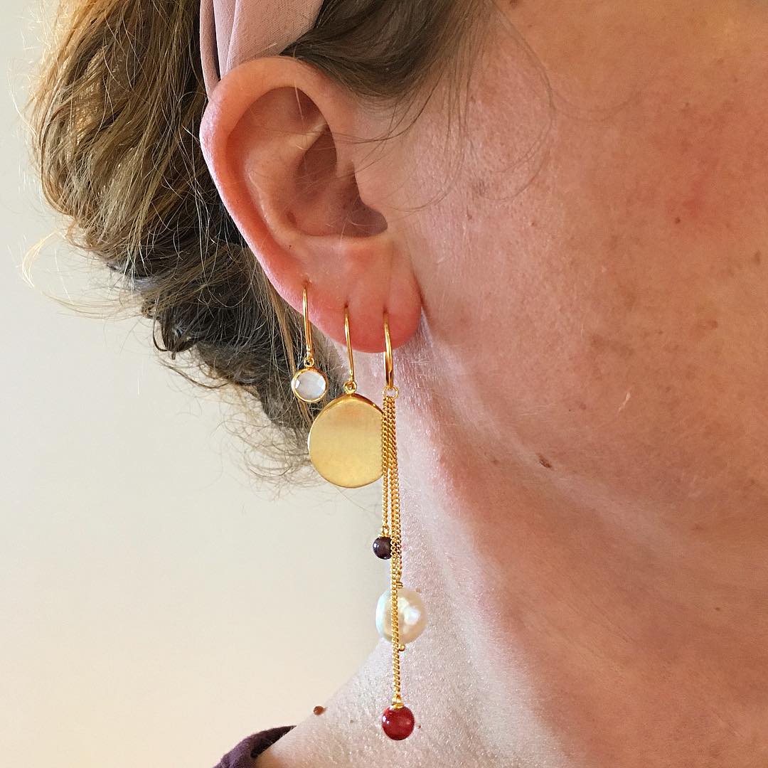 Shop Aura Rose earhooks fra Pernille Corydon i Forgyldt-Sølv 925