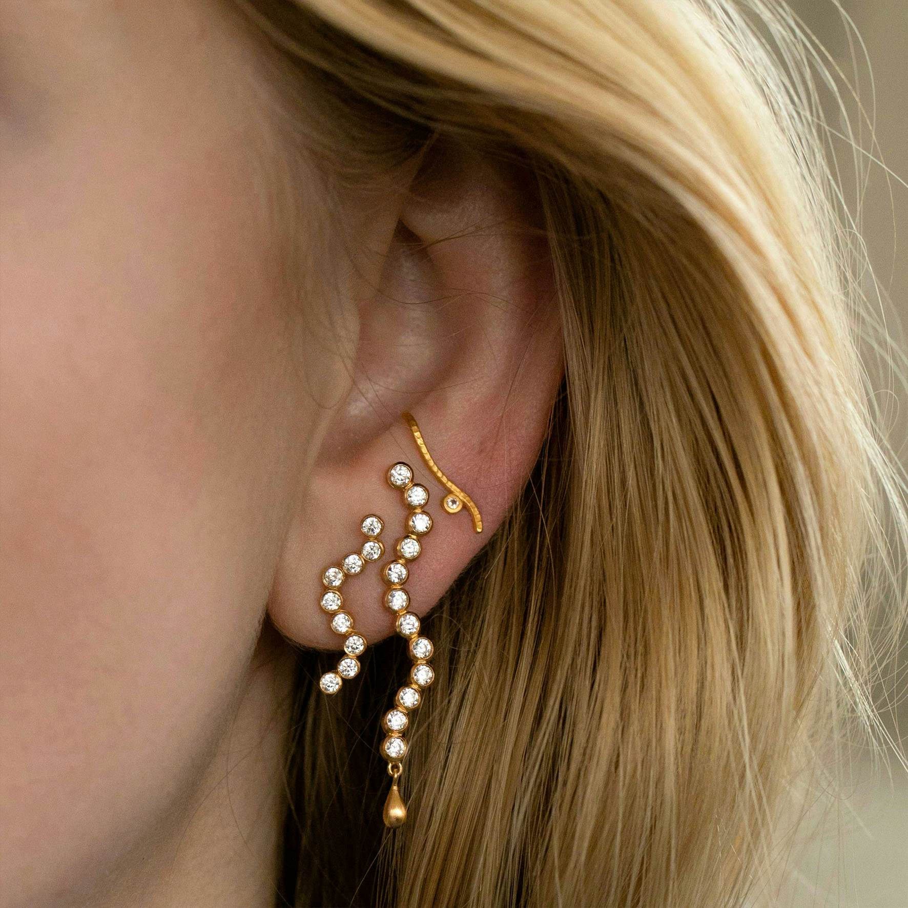 Midnight Sparkle Earring - Left von STINE A Jewelry in Vergoldet-Silber Sterling 925