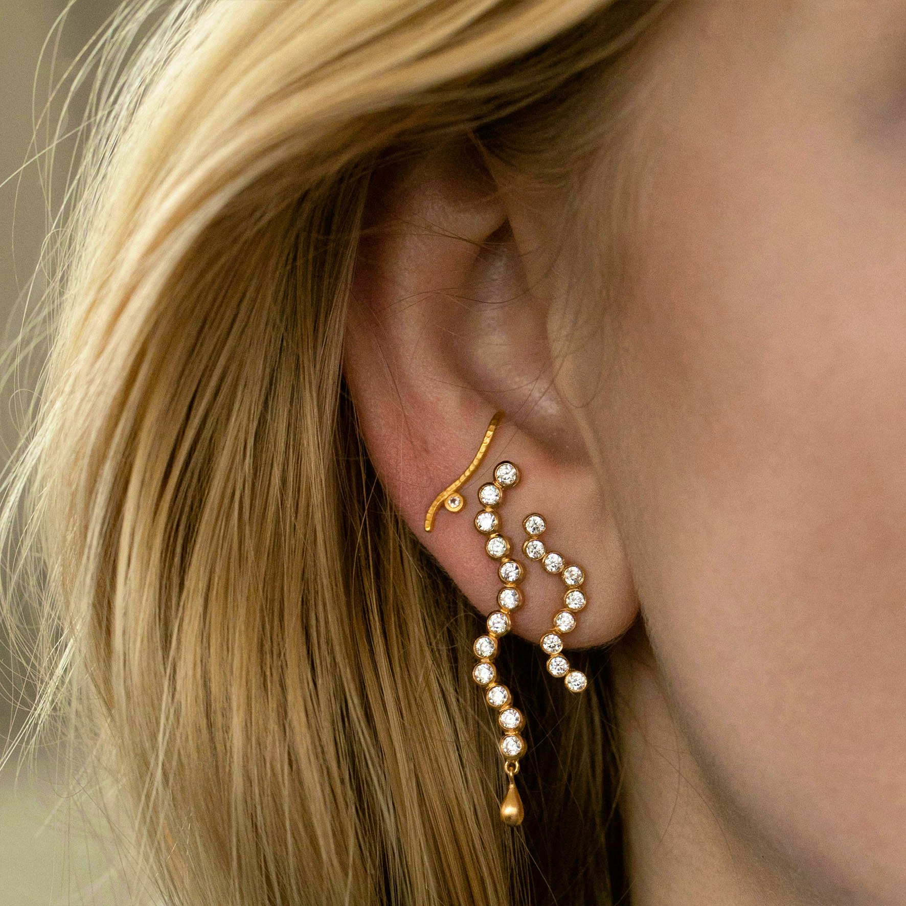 Midnight Sparkle Long Earring - Right fra STINE A Jewelry i Forgyldt-Sølv Sterling 925