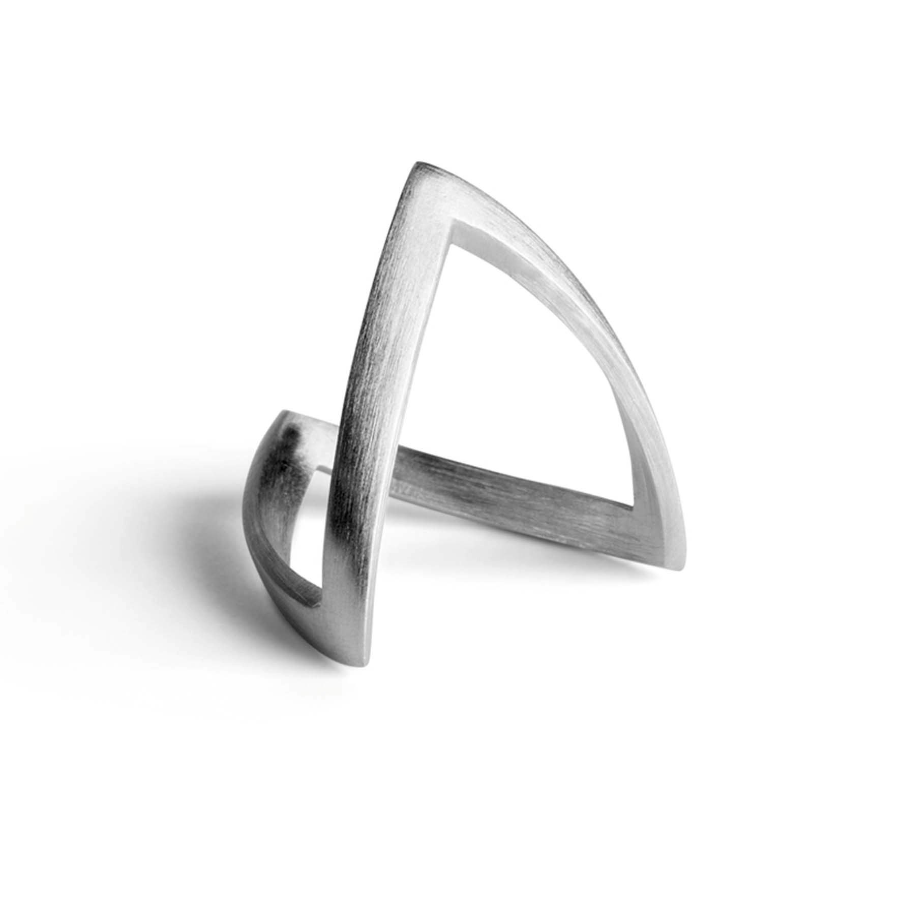 V Ring