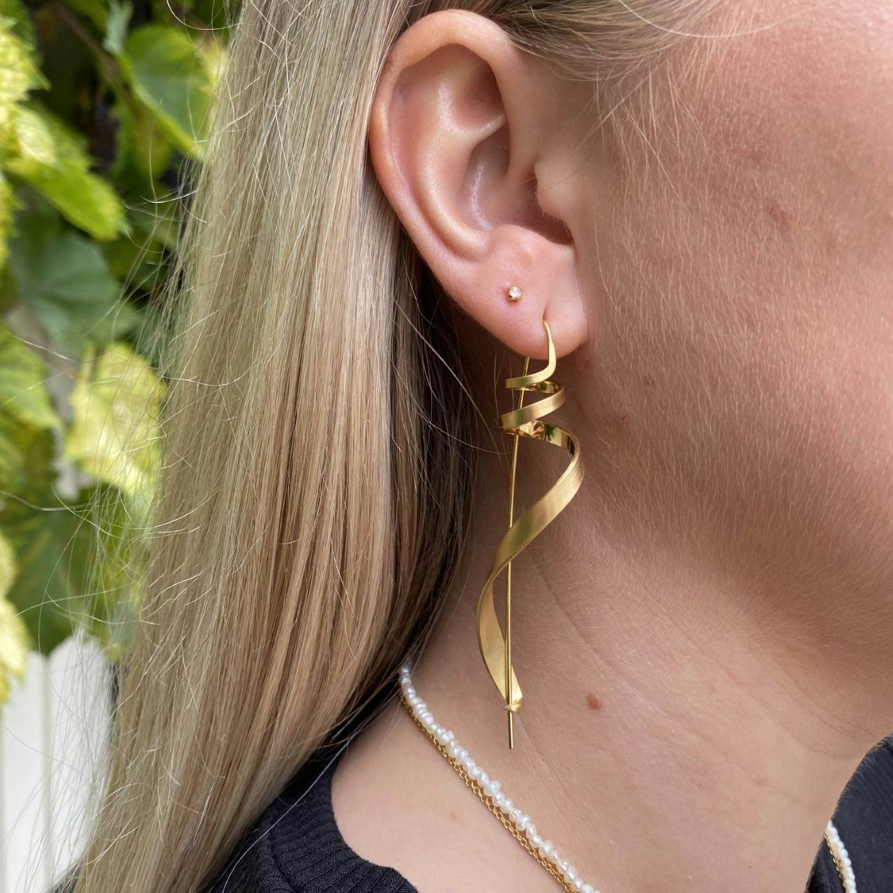 Garderobe erklære Forvirret Køb Ringlet Earring - Left fra Jane Kønig i Forgyldt-Sølv Sterling 925|Matt