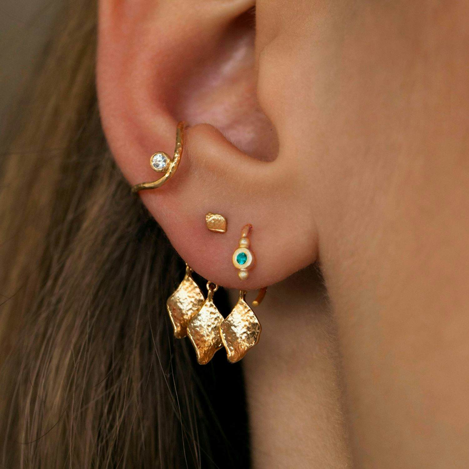 Wavy Ear Cuff With Stone von STINE A Jewelry in Vergoldet-Silber Sterling 925