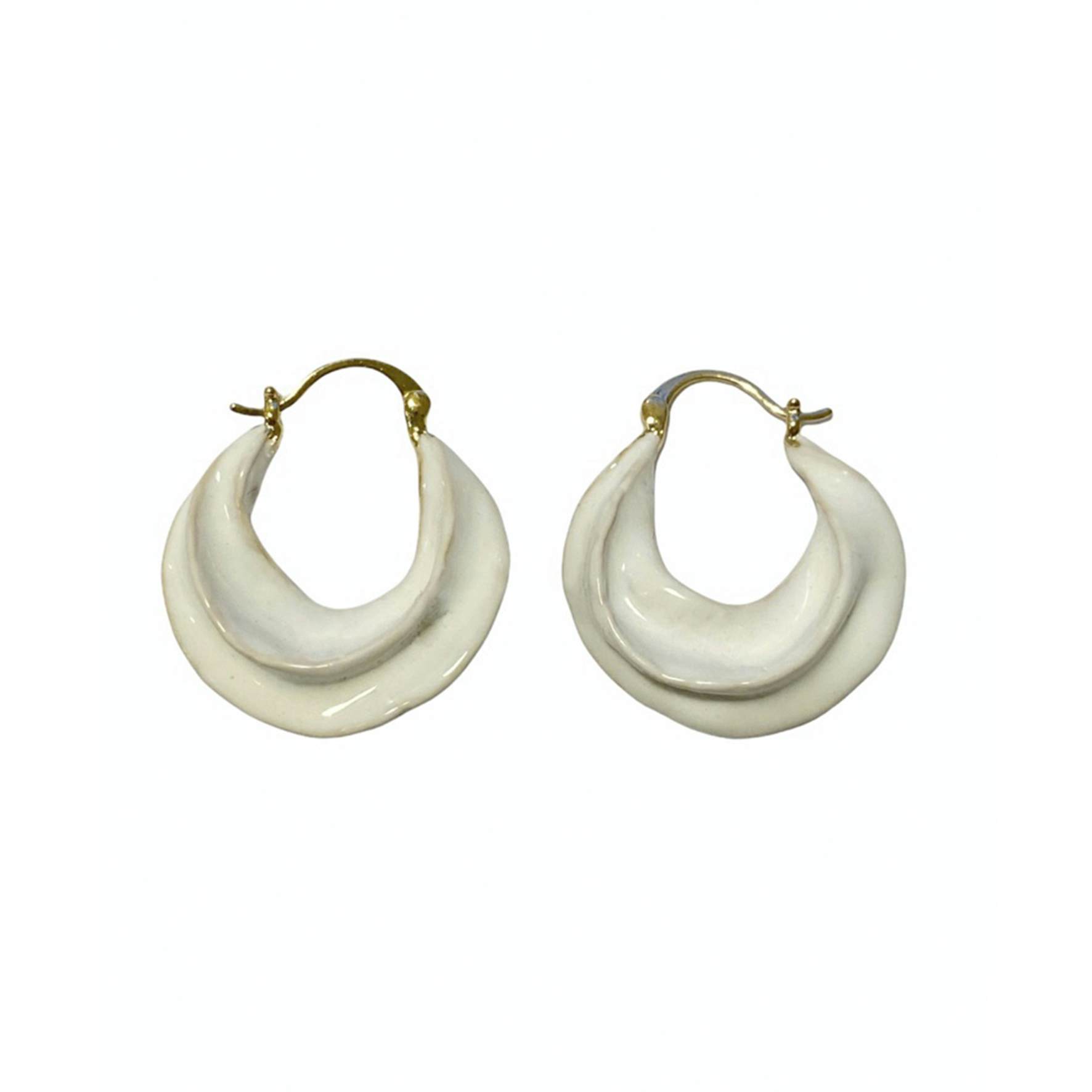 Africa Enamel Earrings White von Pico in Vergoldet-Silber Sterling 925