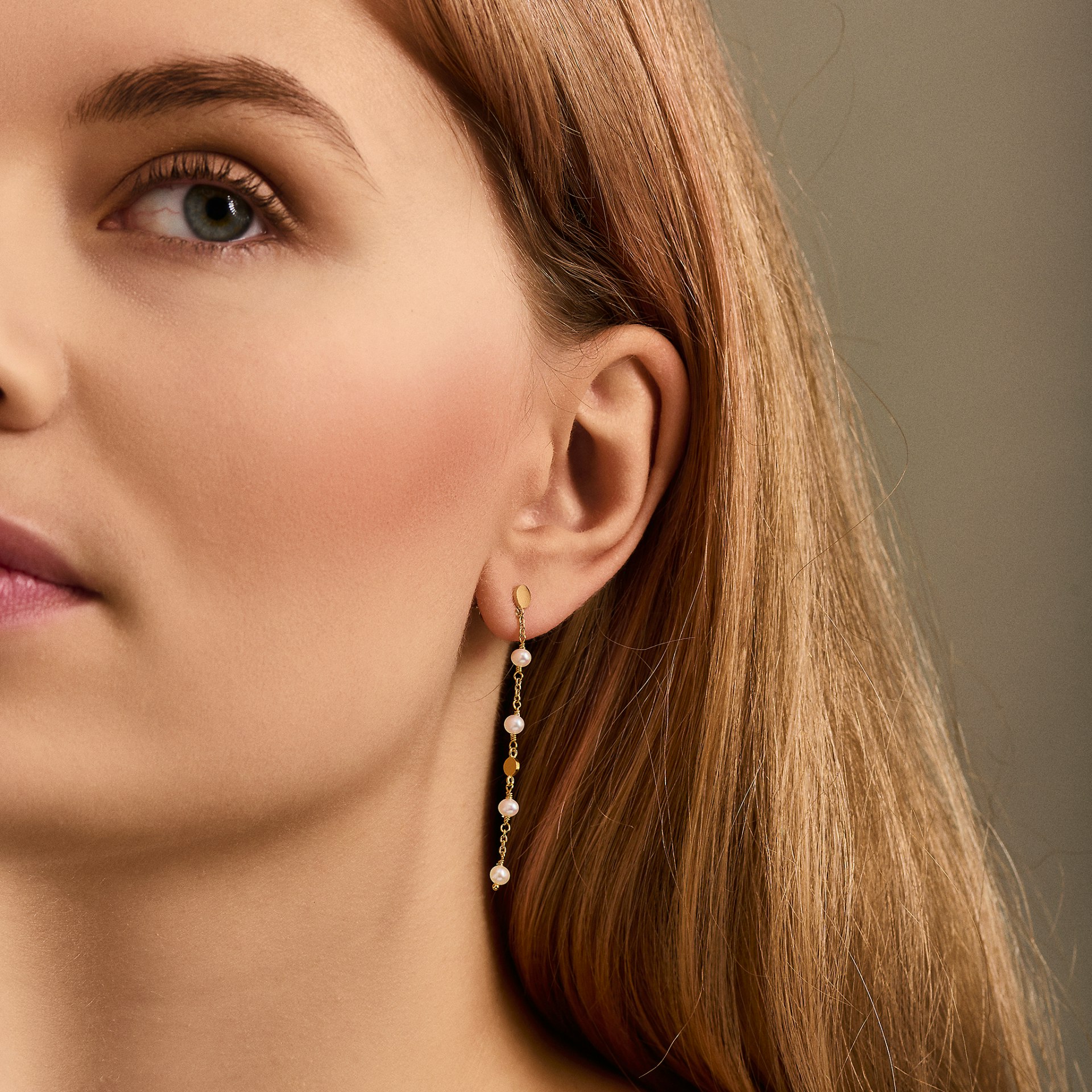 Ocean Pearl Earchains fra Pernille Corydon i Forgyldt-Sølv Sterling 925